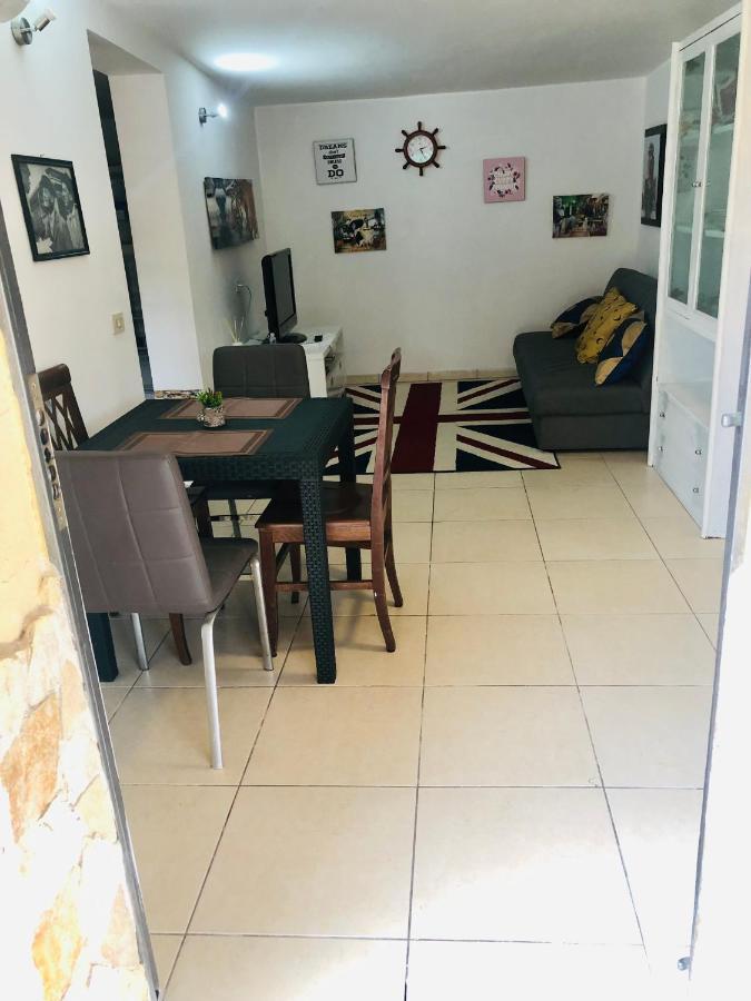 Apartmán Little House Fiera Di Roma Ponte Galeria Exteriér fotografie